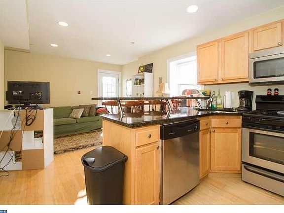 2nd image of 1528 Brown St APT 3