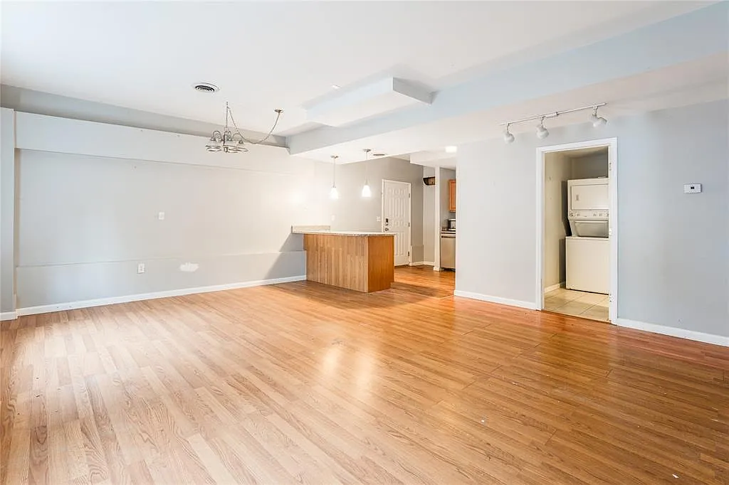 2 bed, 1120 sqft, $2,450 — Photo 3