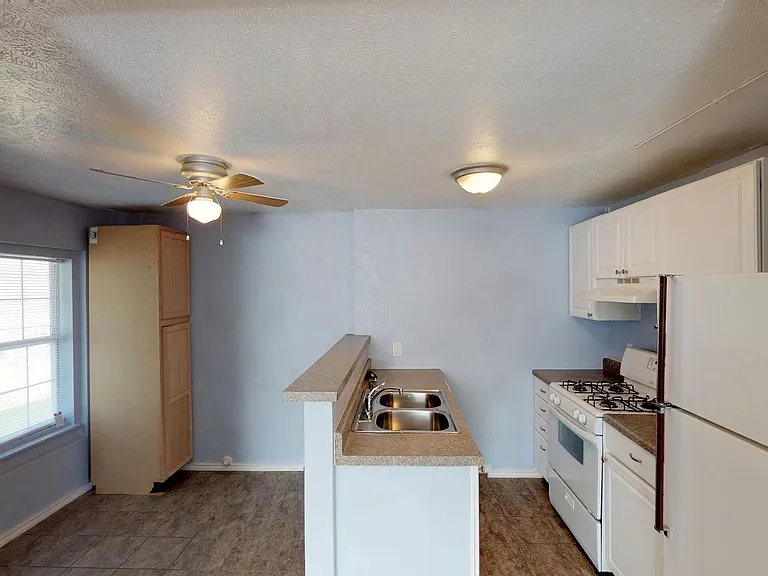 314 Texas St — Photo 18