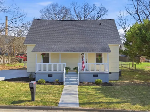 10 Bobo St, Greer, SC 29650