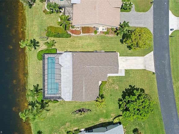 4th image of 3813 Essex Pl