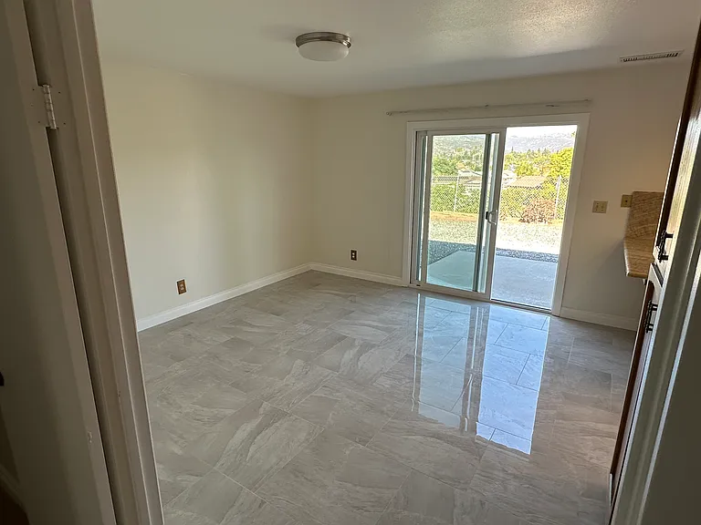 740 Highland St — Photo 5