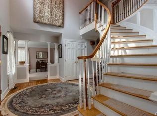 18 Hunter Ln, Trumbull, CT 06611