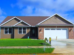 20 Osprey Ct, Pekin, IL