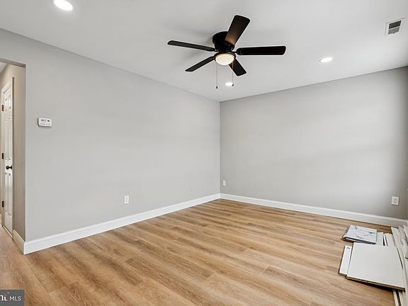 4th image of 2702 Kenwood Dr