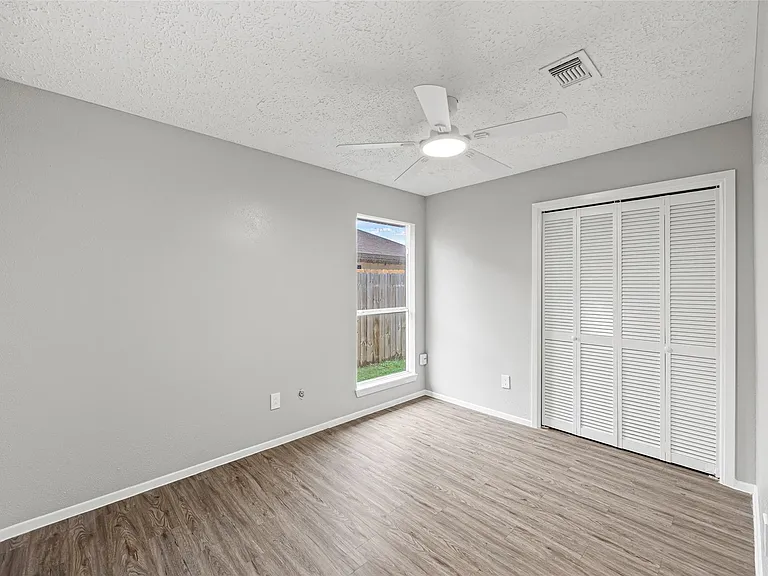 10066 Sharpton Dr — Photo 16