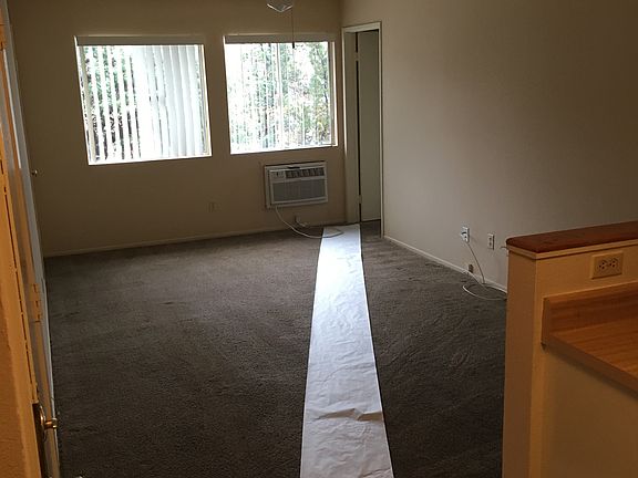 3rd image of 12956 Vanowen St APT 201