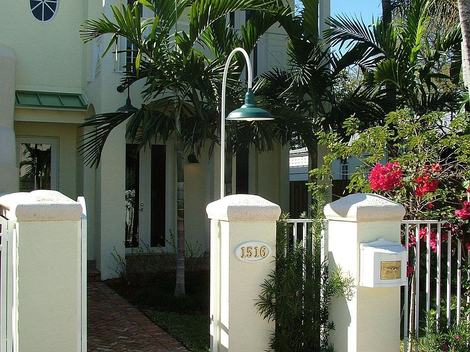 Front gated yard