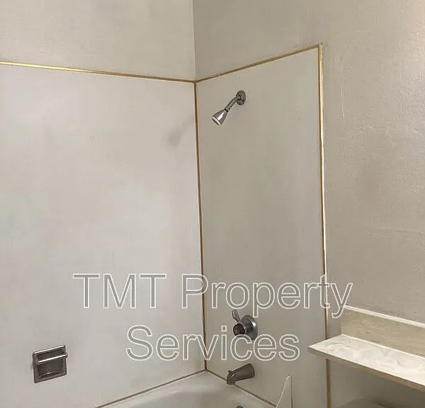 7847 Orchard Woods Cir — Photo 11