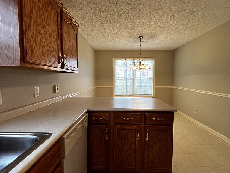 3427 Poplar Hl — Photo 23