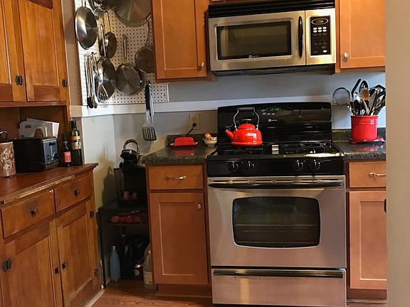 Stainless appliances and great kitchen storage