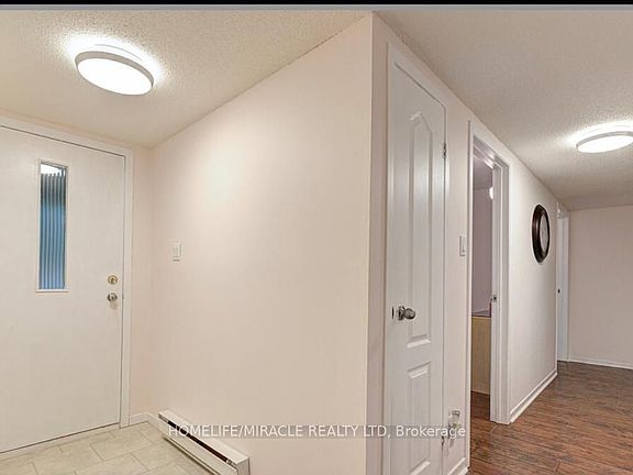 4th image of 530 Falgarwood Dr #5