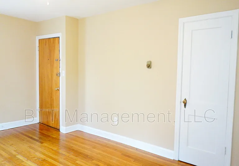 812 Greenwood Cir #4 — Photo 9