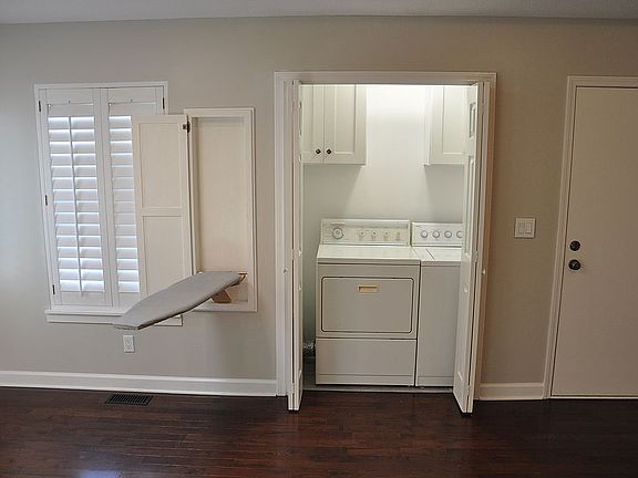 Laundry w/Washer & Dryer