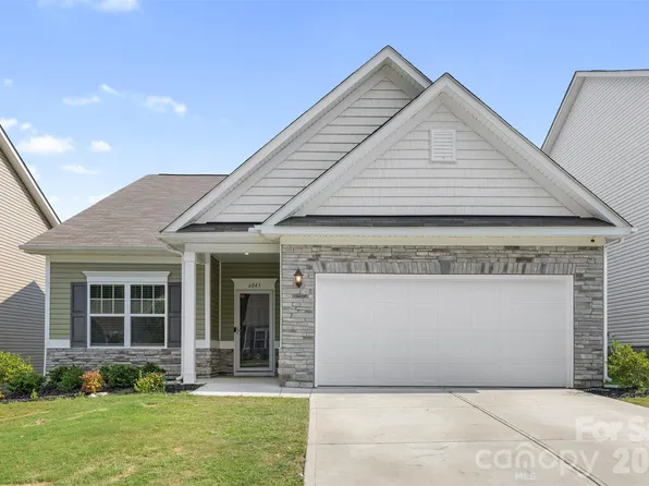 6043 Gala Ln, Charlotte, NC 28215