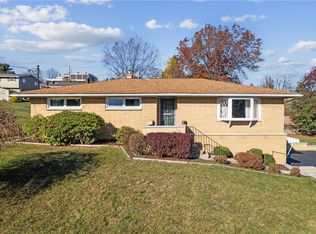 15 McLaughlin Dr, Greensburg, PA 15601