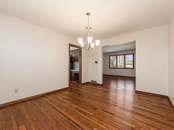 3rd image of 4500 Sussex Dr