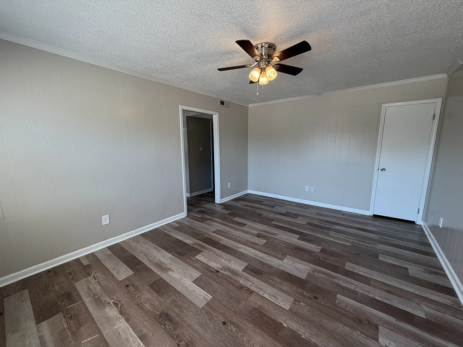 2 bed, 1.5 bath, 864 sqft, $990 — Photo 1