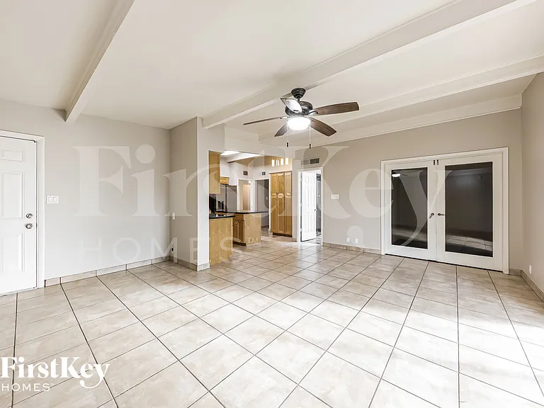 2028 W Schell Dr — Photo 8