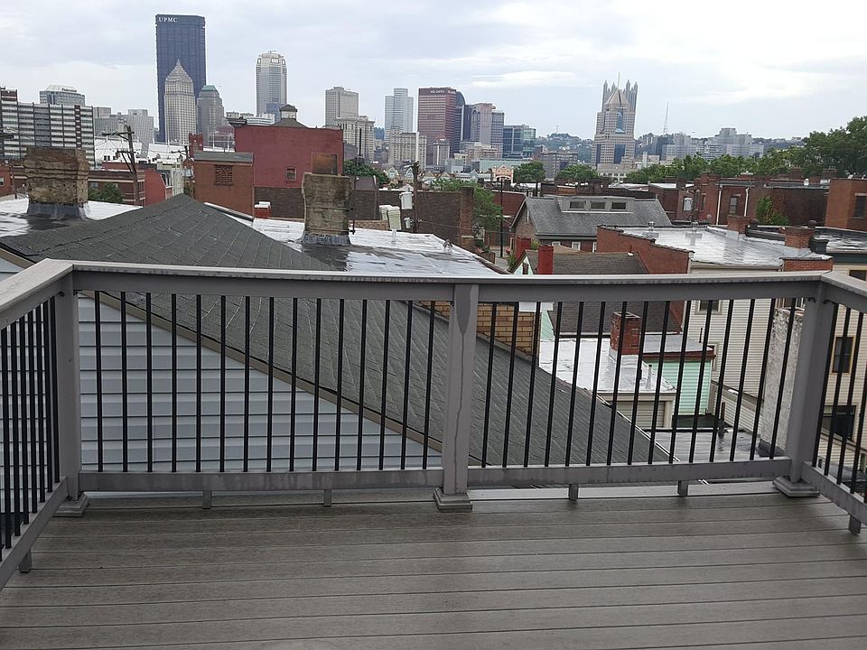 Relax on the roof top deck!