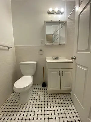 Rented by ER (DO NOT USE) | media 18