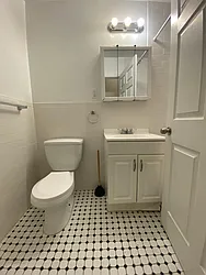 Rented by ER (DO NOT USE)