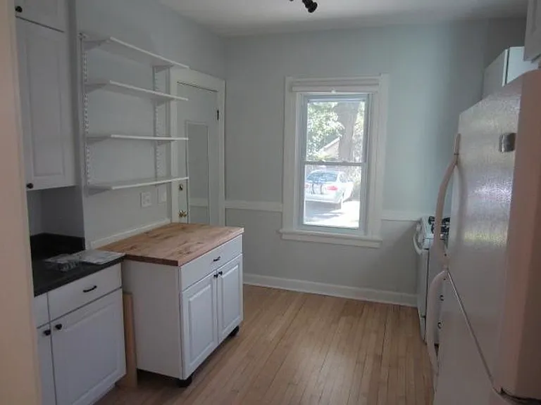 521 Maple Ave #1 — Photo 8