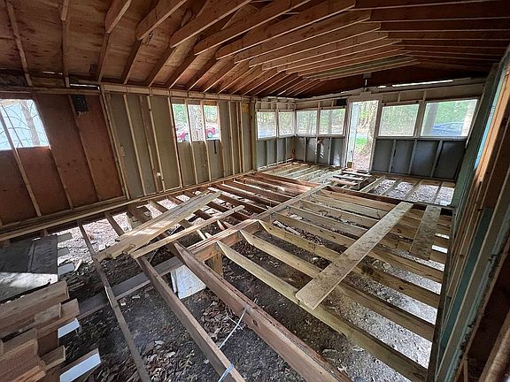 2nd image of 147 Algonquin Rd