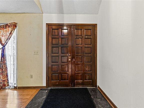 4th image of 8208 Caenen Lake Rd