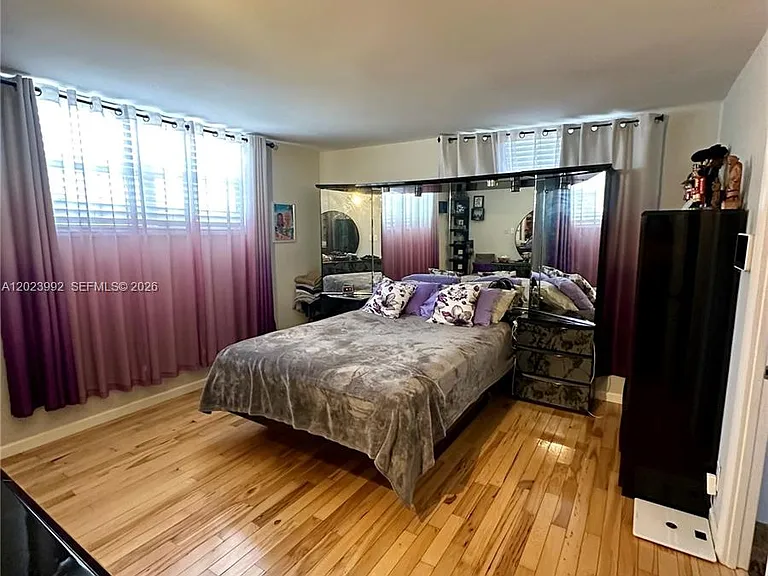 211 NE 8th Ave #304 — Photo 4