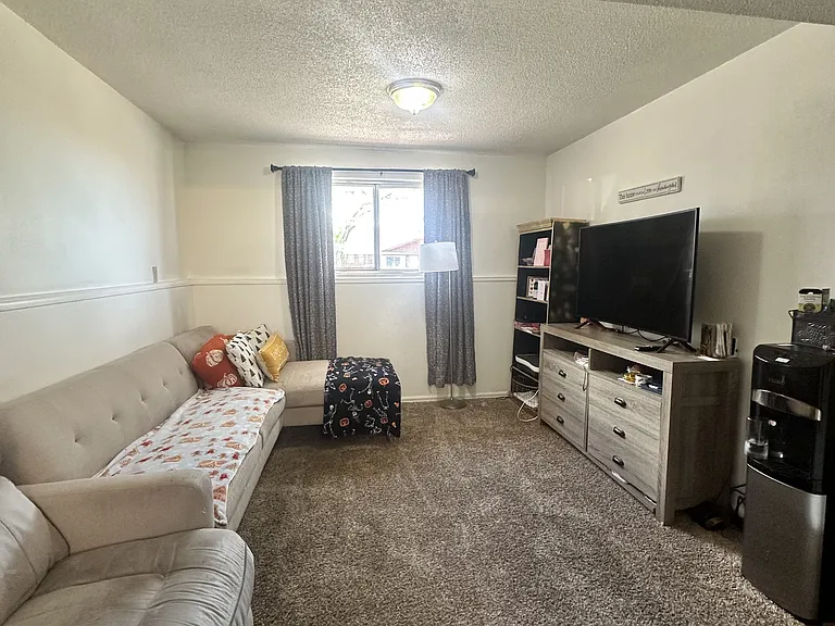 480 Harmony Dr #B — Photo 3