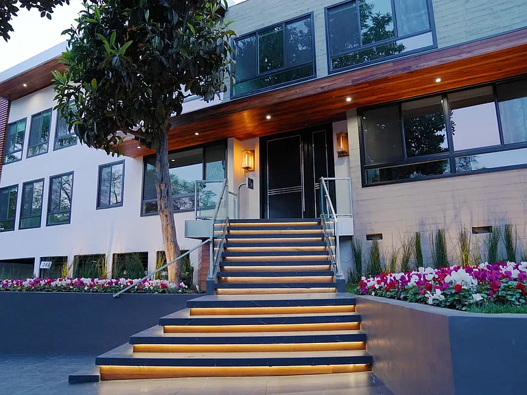 The Laurel — Photo 1