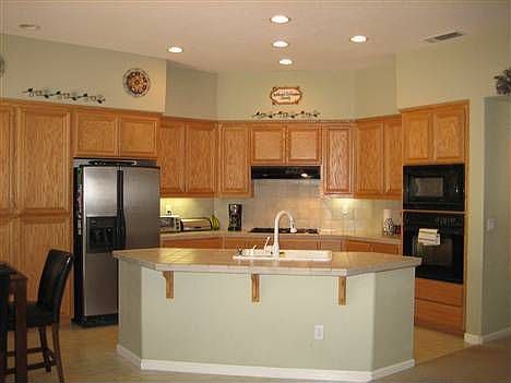 3rd image of 475 Mountain Meadows Dr
