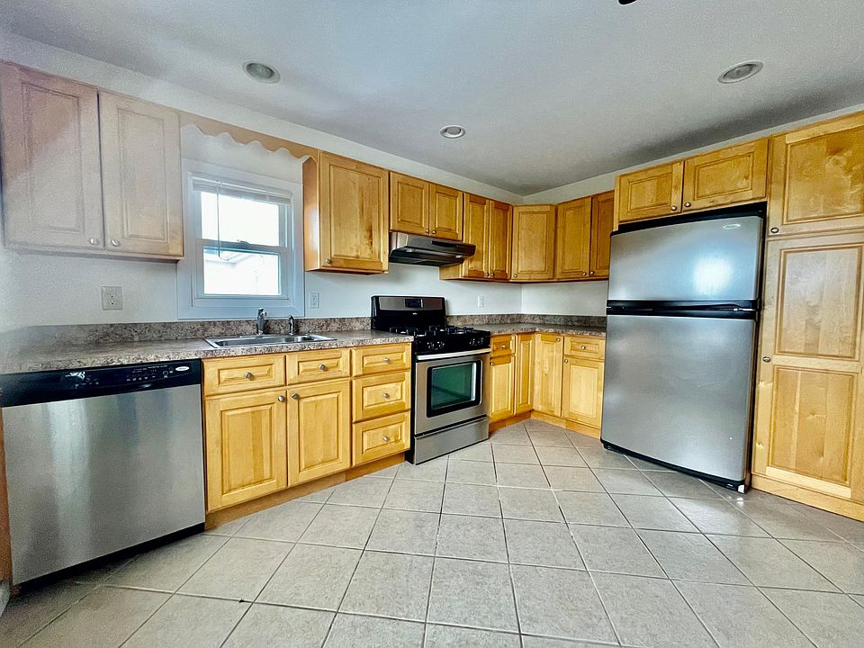 1st image of 49 John St Floor 2