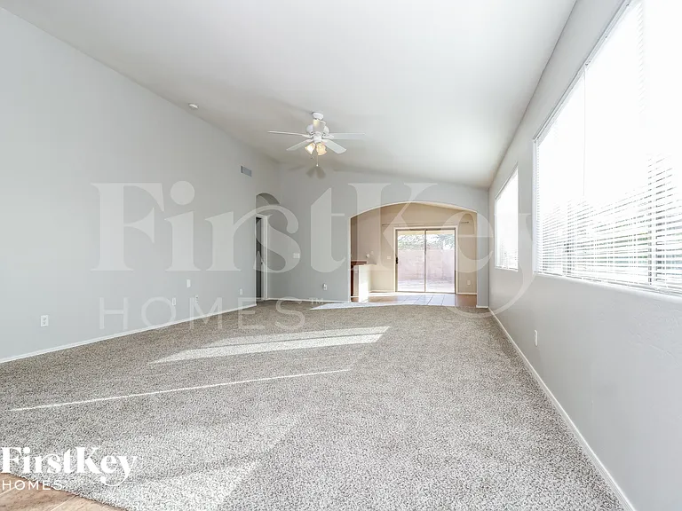 25757 W Saint Kateri Dr — Photo 5