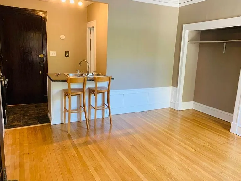 429 W Surf St #26 — Photo 6