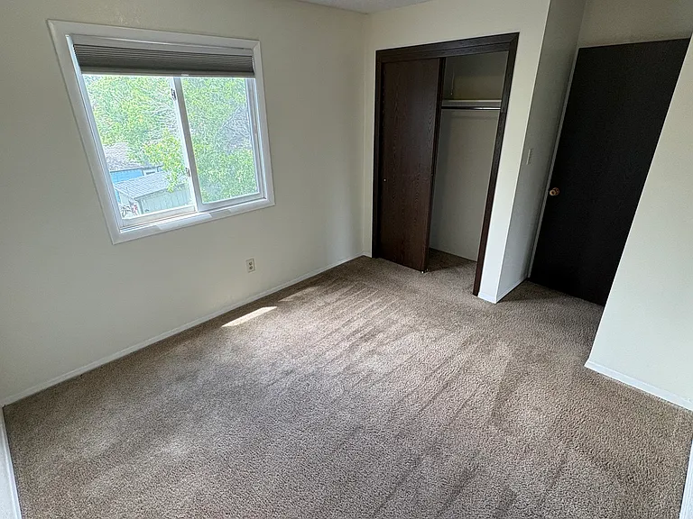 2100 Van Lennen Ave — Photo 9