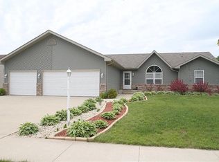 2698 Bear Paw Dr, Portage, IN 46368