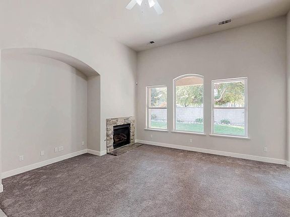 3rd image of 9553 N Larkspur Ave