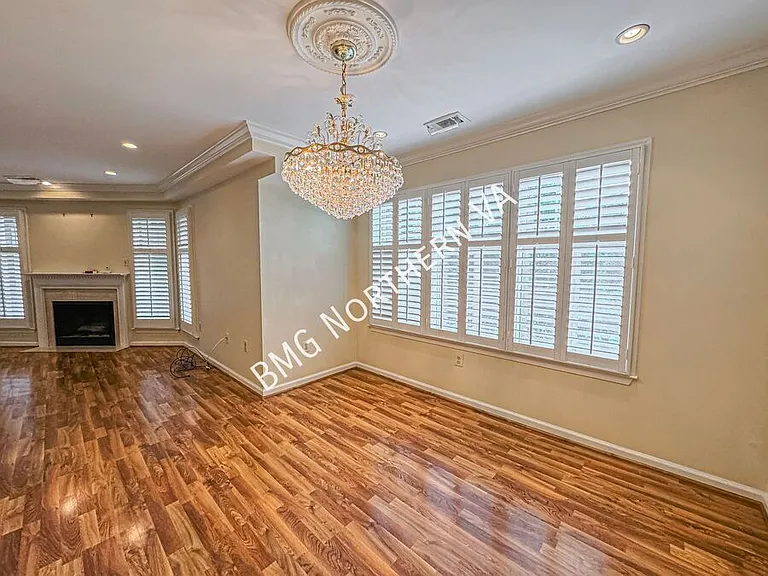 5565 Seminary Rd #404 — Photo 4