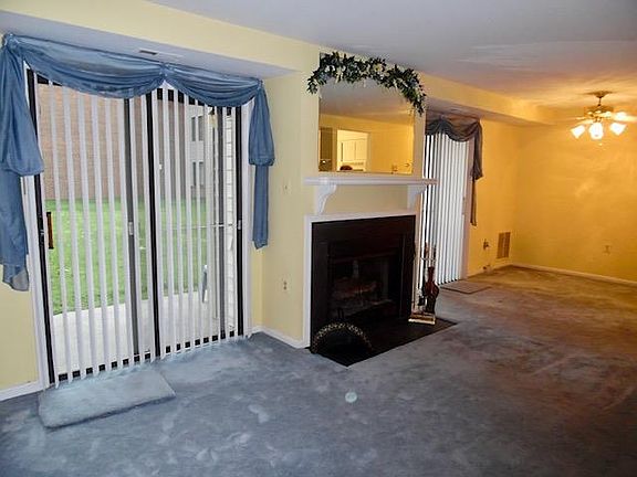 3rd image of 1119 Castle Harbour Way Unit 1D