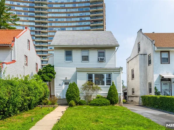 18 Melrose Ave, East Orange, NJ 07018