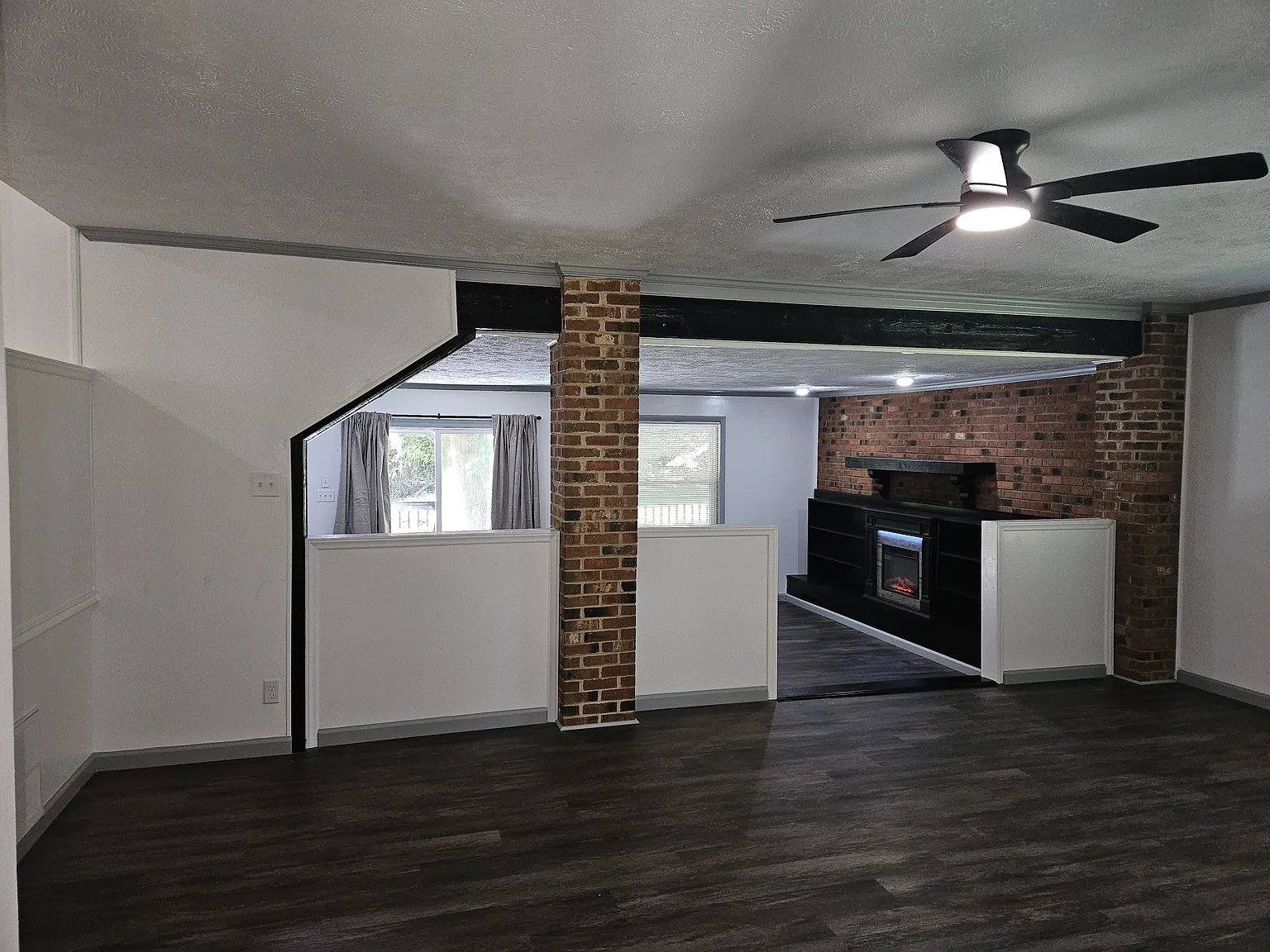 3 bed, 2.5 bath, 2272 sqft, $2,100 — Photo 4