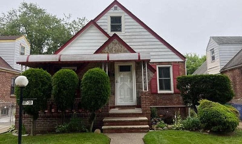 1st image of 11839 223rd St