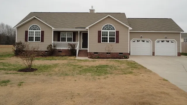 96 Imperial Dr — Photo 1