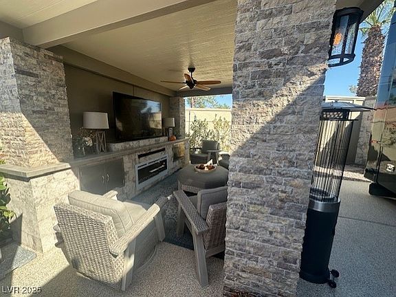 5th image of 8175 Arville St #4