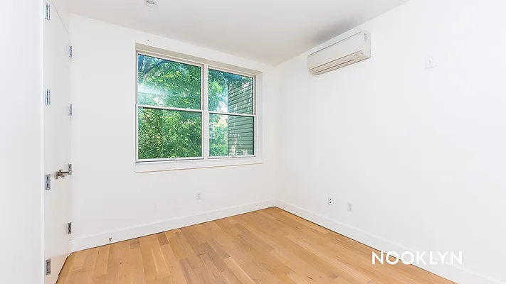 Rented by Nooklyn NYC LLC | media 19