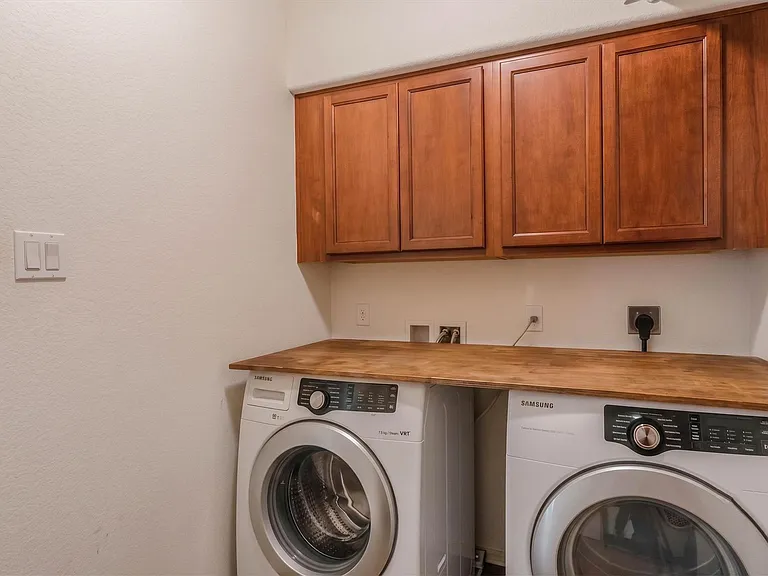 7320 Colina Vista Loop #B — Photo 36