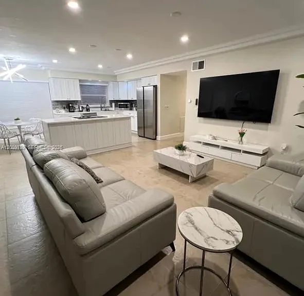 5221 York Ct — Photo 6