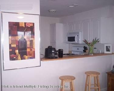 2nd image of 701 Bay St